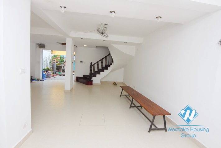 Office or restaurants for rent in Tay ho, Ha noi